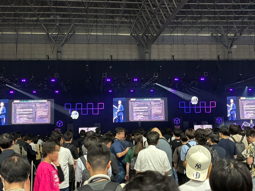 AWS Summit Japan 2026 シアターセッション会場の様子