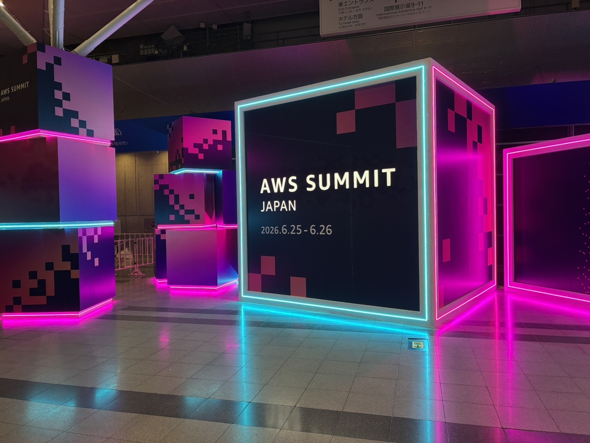 AWS Summit Japan 2026 幕張メッセ 入り口エントランスの様子