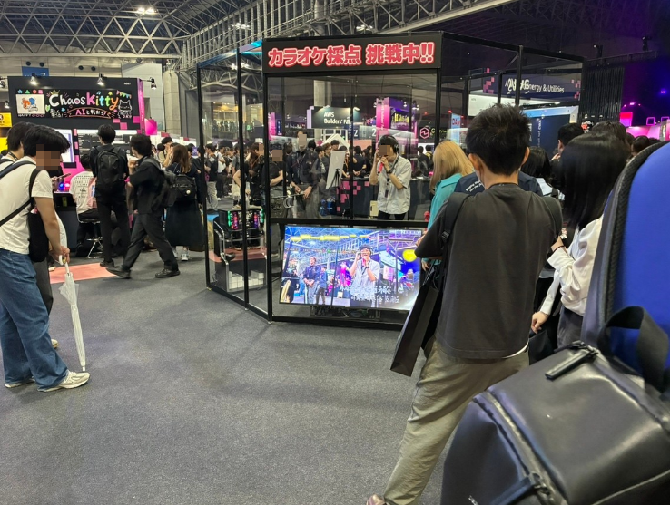 AWS Summit Japan 2026 Builders’ Fair AIカラオケ展示で盛り上がる来場者
